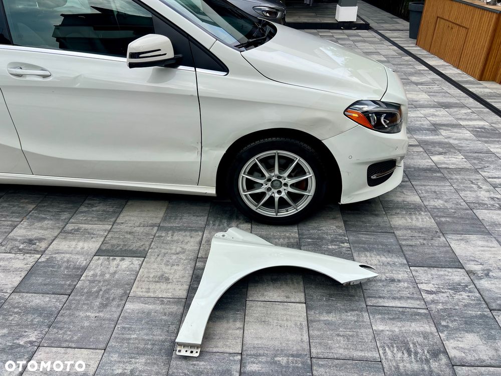Mercedes-Benz Klasa B 250 4-Matic Style - 27