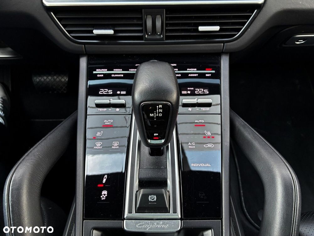 Porsche Cayenne - 26