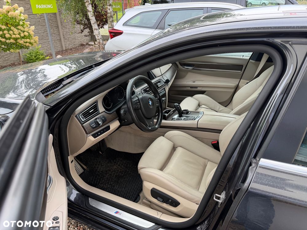 BMW Seria 7 730d xDrive - 14