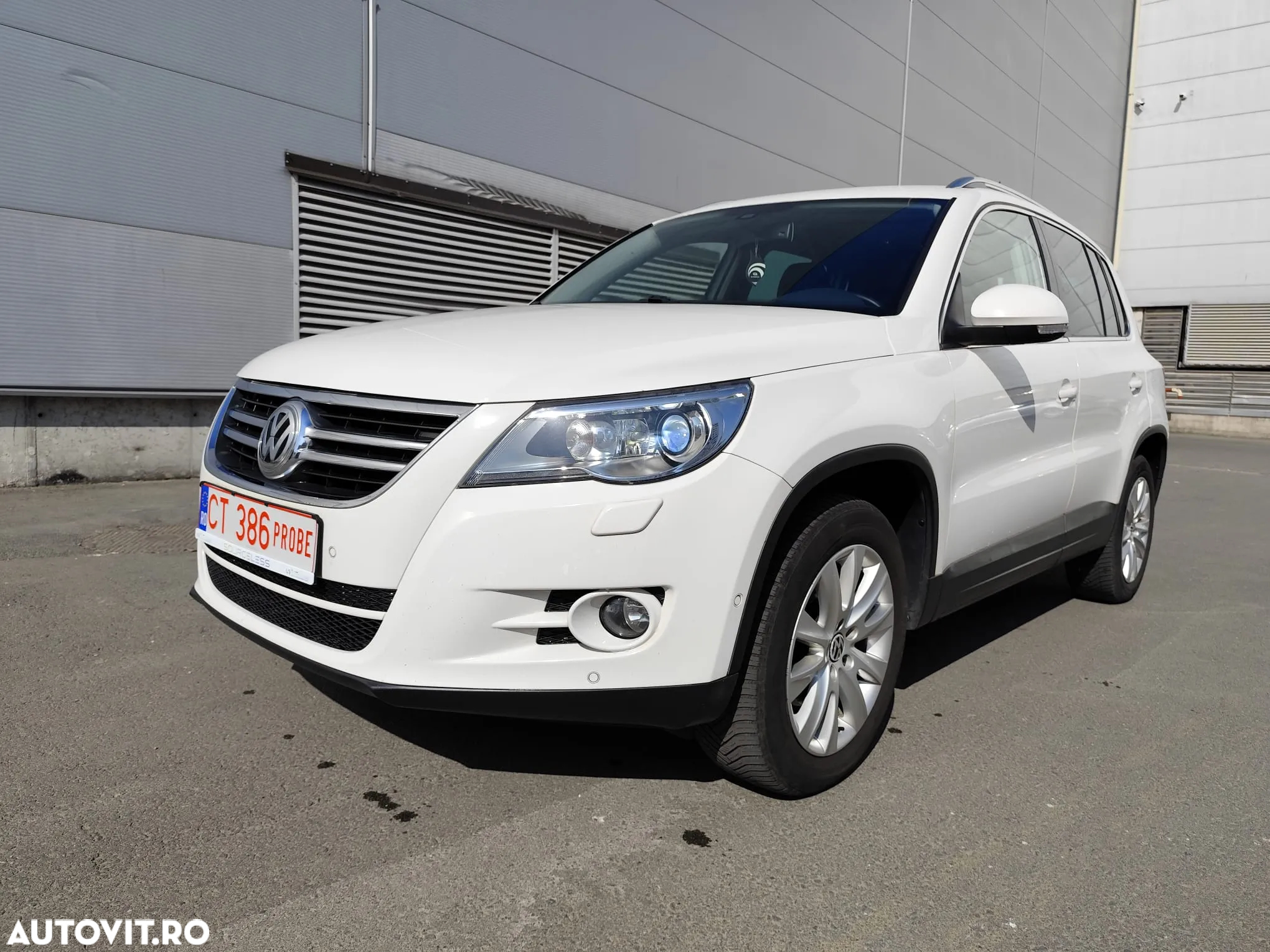 Volkswagen Tiguan 2.0 TDI 4Motion DSG Sport & Style - 2