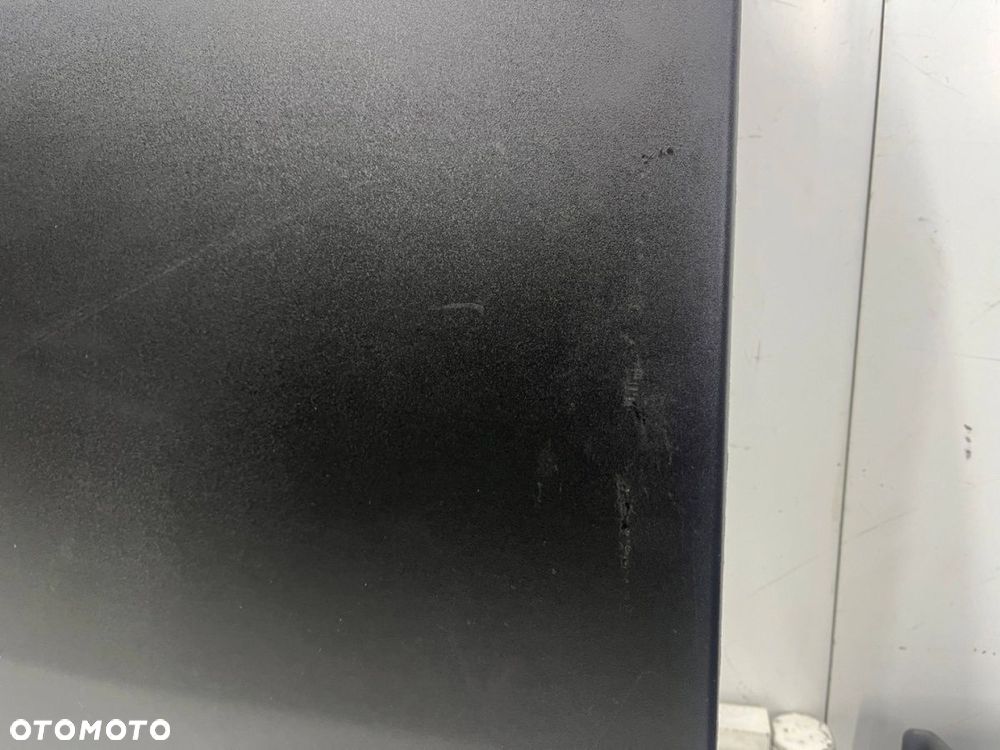 Listwa Iveco Daily 4 IV 14r.- lewa boczna środkowa nakładka karoseryjna za drzwiami kierowcy - 13