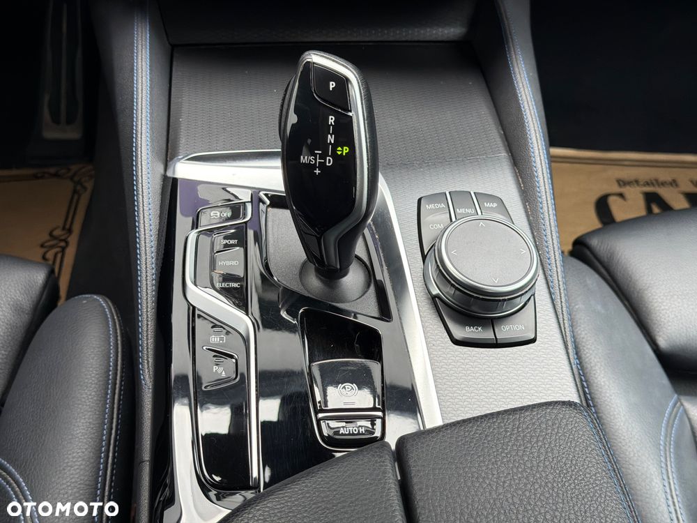 BMW Seria 5 530e PHEV M Sport - 13