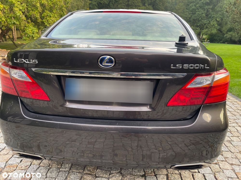 Lexus LS - 4