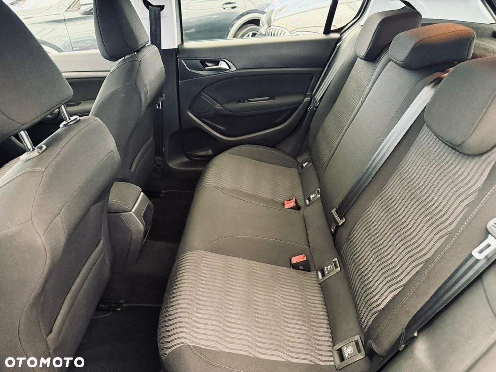 Peugeot 308 - 33