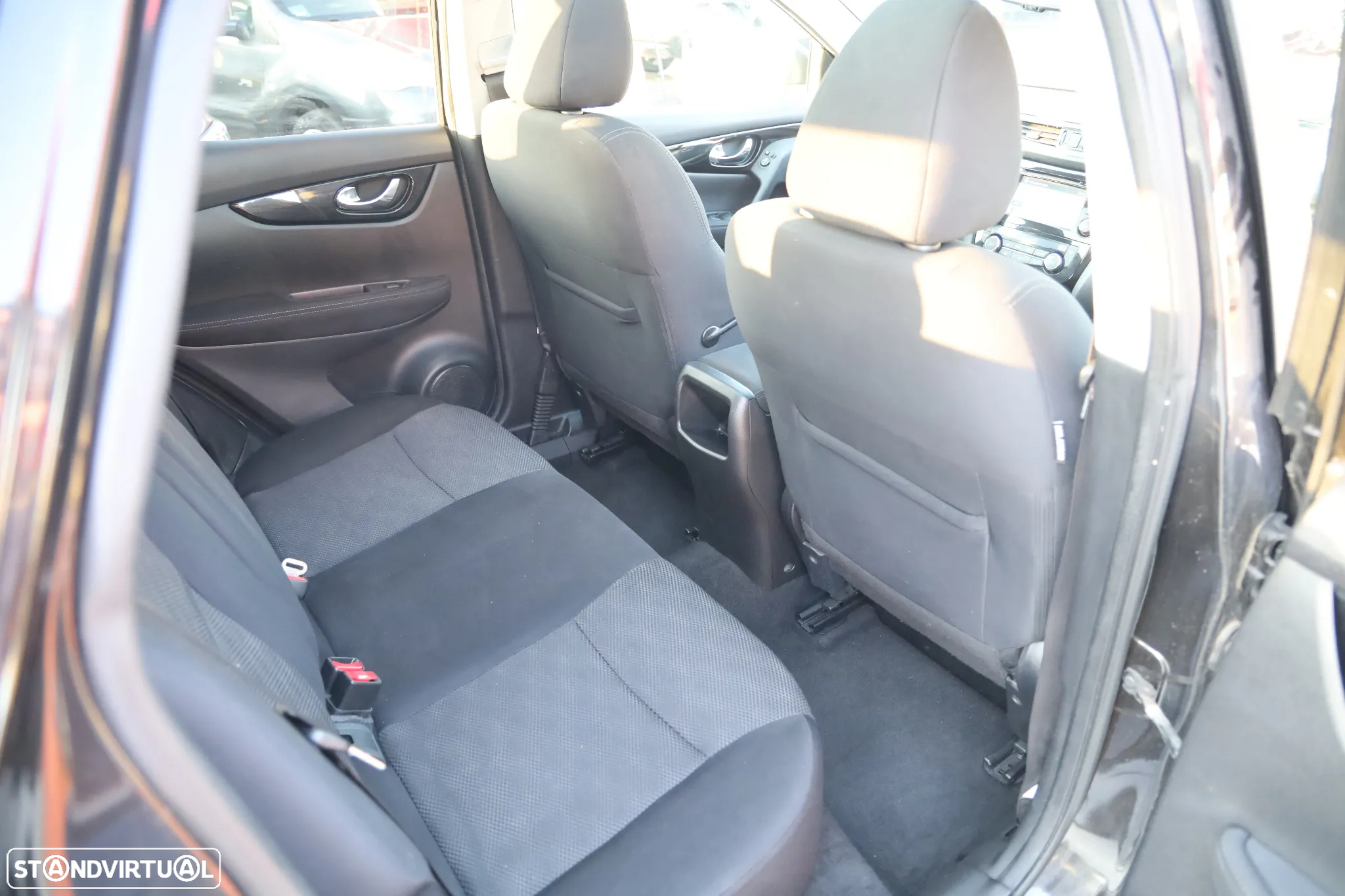 Nissan Qashqai 1.5 dCi N-Connecta 18 - 8