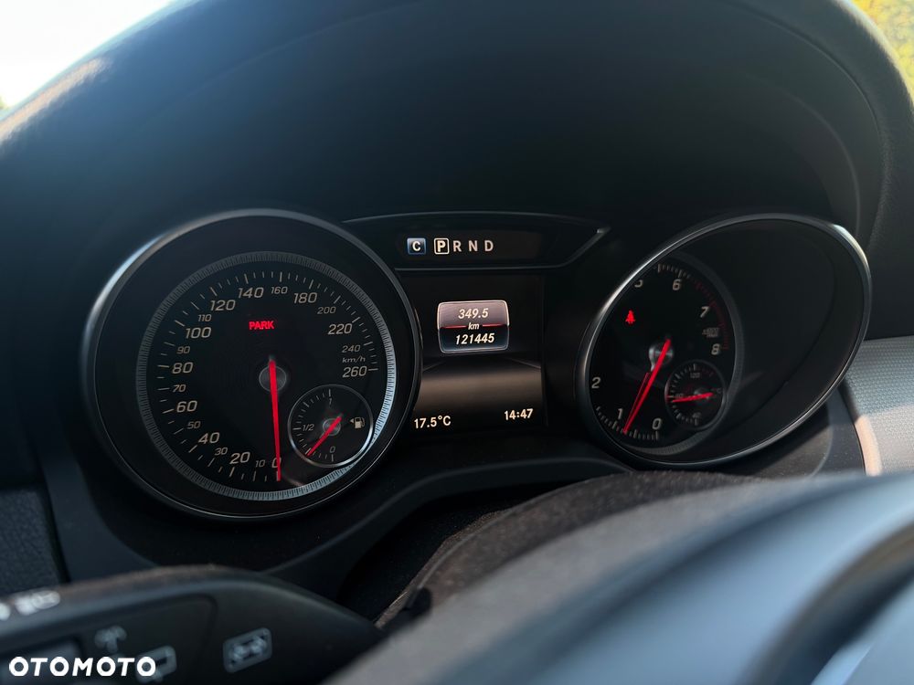 Mercedes-Benz GLA 250 4Matic 7G-DCT AMG Line - 12