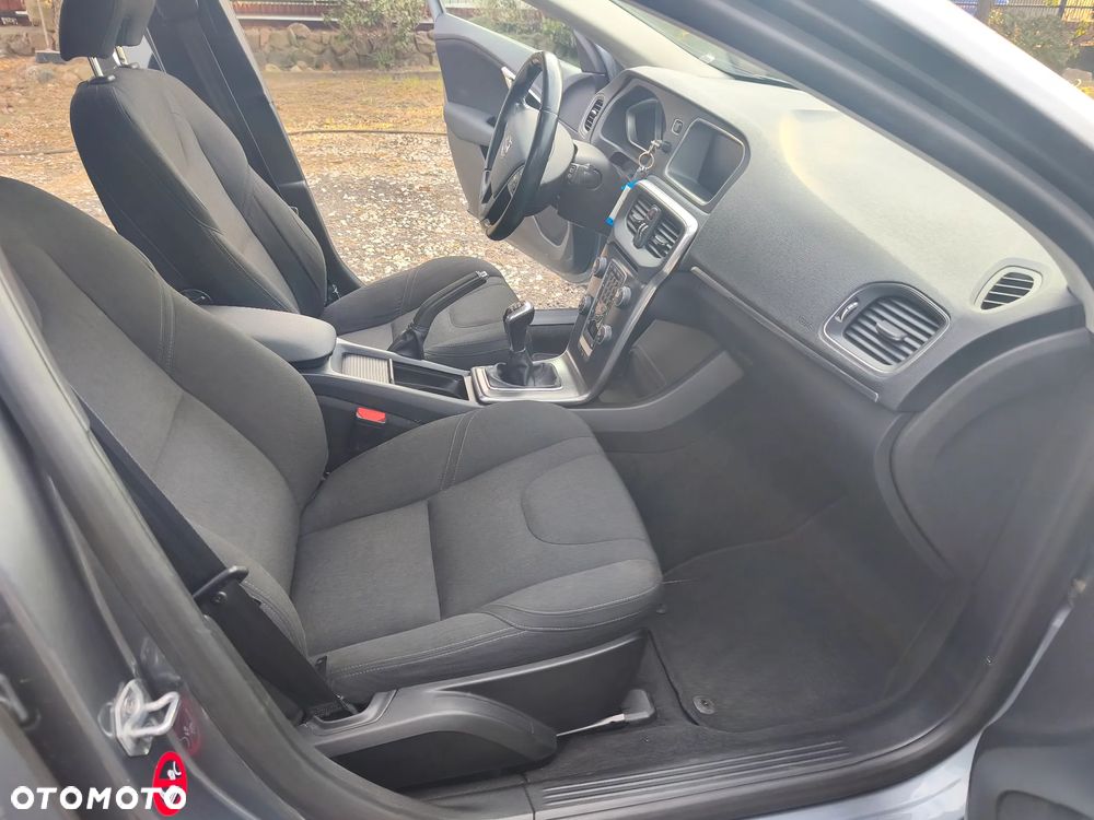 Volvo V40 D2 Summum - 6