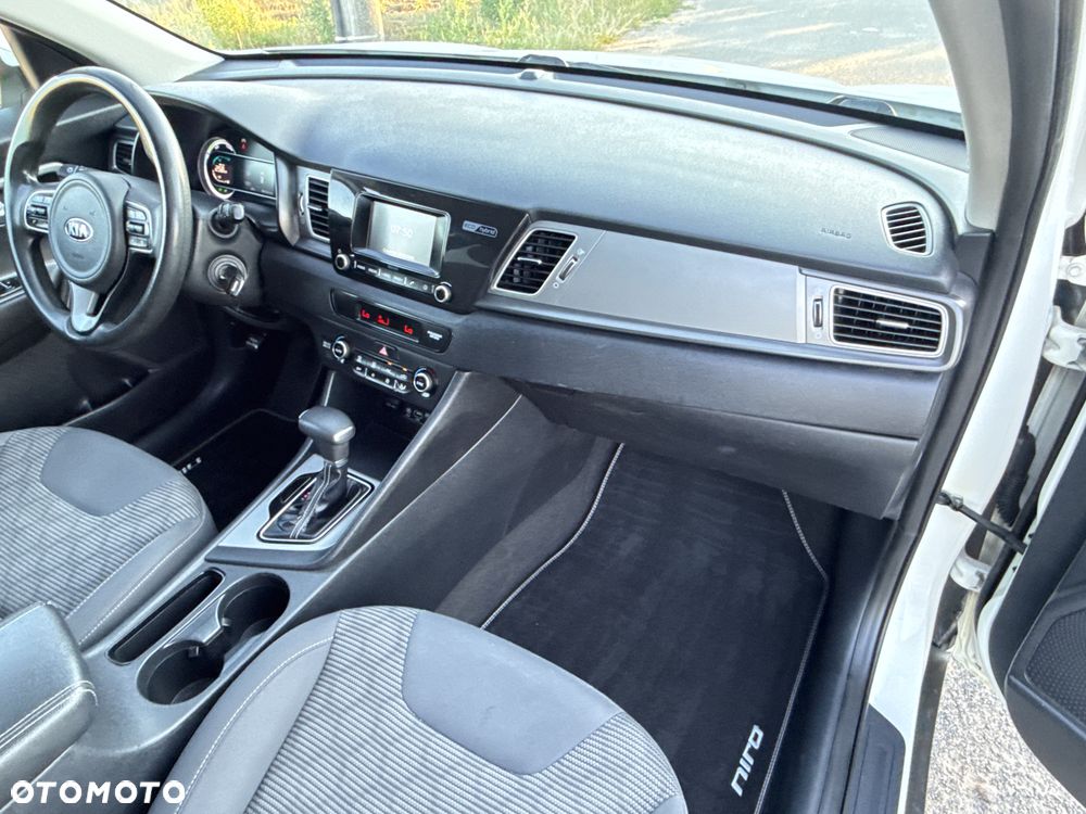 Kia Niro 1.6 GDI Hybrid L Business Line - 20