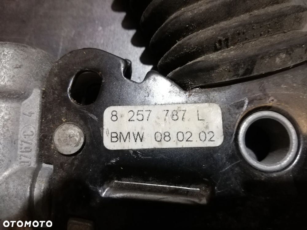 ZAPINKA PASA BEZPIECZEŃSTWA LEWY PRZÓD BMW 3 E46 8257787L - 2