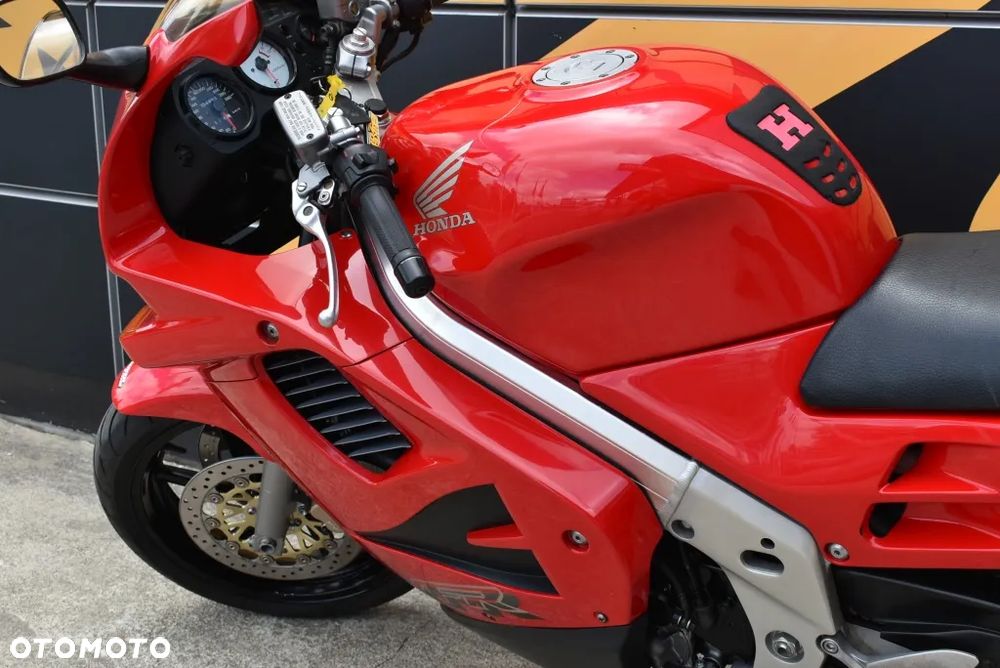 Honda VFR - 14