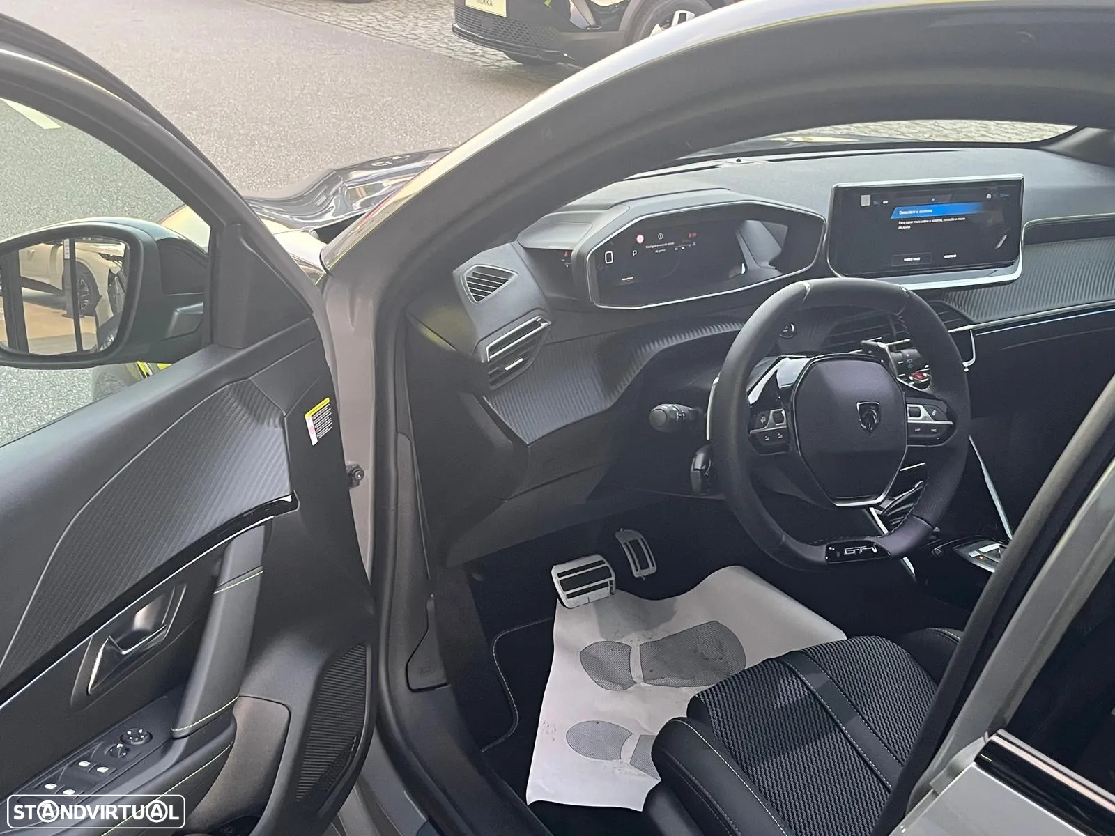 Peugeot 208 1.2 Hybrid GT e-DCS6 - 6
