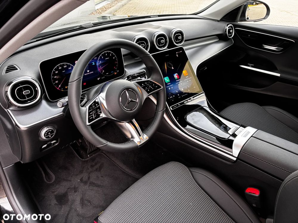 Mercedes-Benz C-Class 2026 photo 4