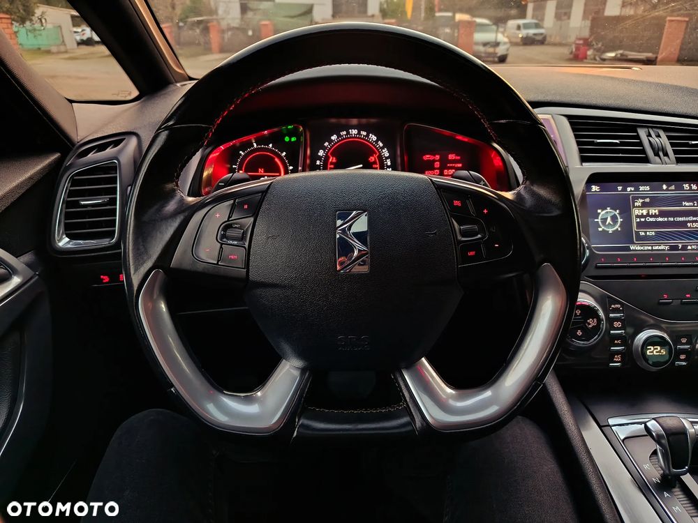 Citroën DS5 e-HDi 110 EGS6 SoChic - 16