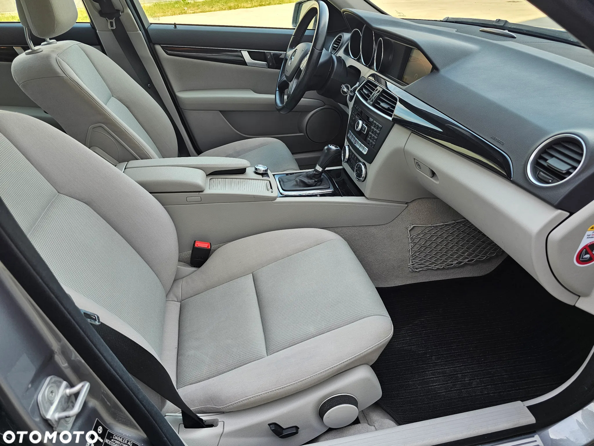 Mercedes-Benz Klasa C 180 BlueEFFICIENCY 7G-TRONIC Elegance - 12