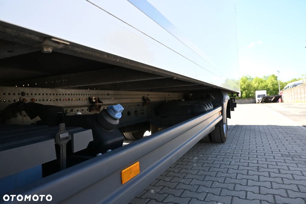 Mercedes-Benz Atego 818 L Kontener 7,25 - 10