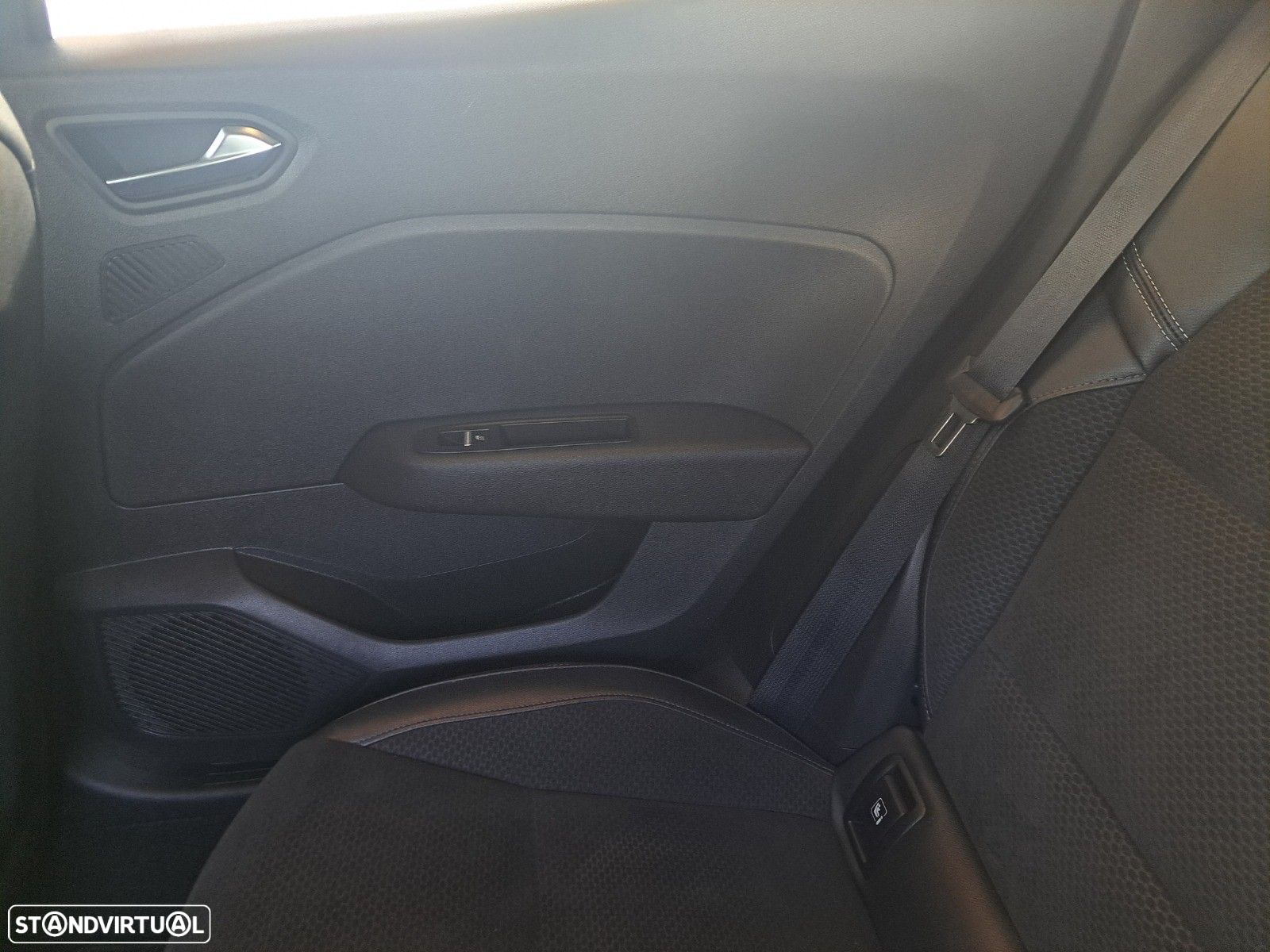 Renault Clio 1.0 TCe Intens Bi-Fuel - 11