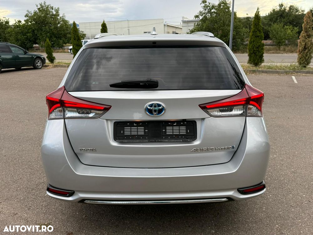 Toyota Auris 1.8 L VVT-i Sol + - 13