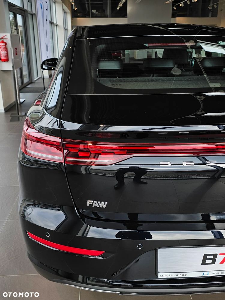 Bestune B70 2.0T Elegance - 12