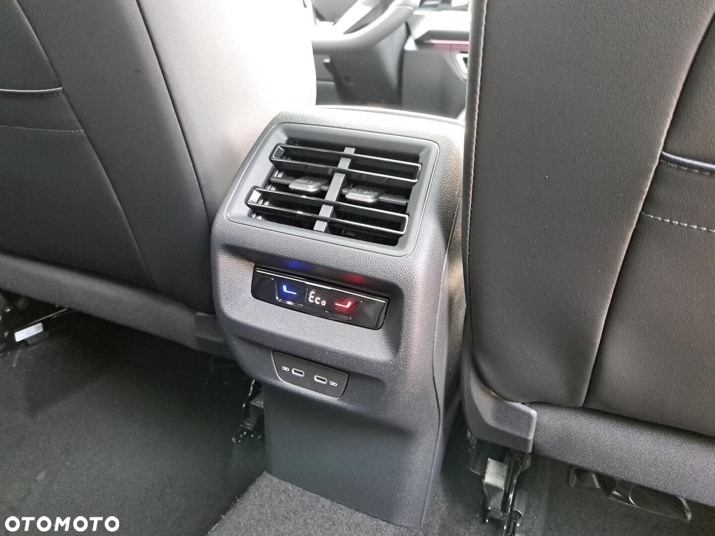 Volkswagen Tiguan - 21