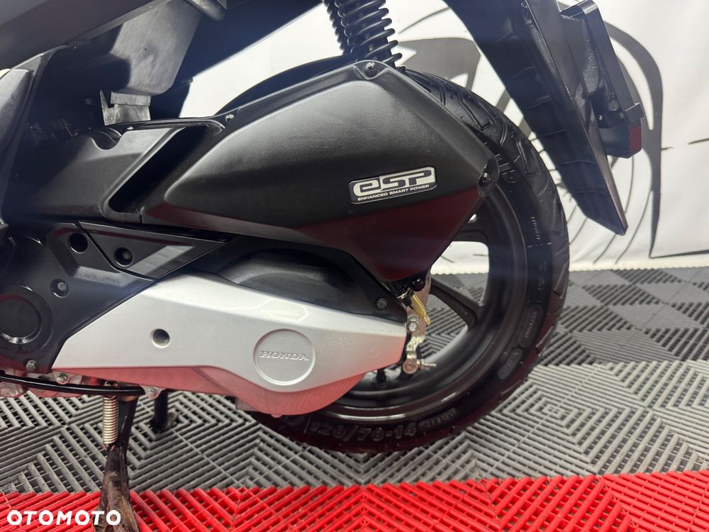 Honda PCX - 16