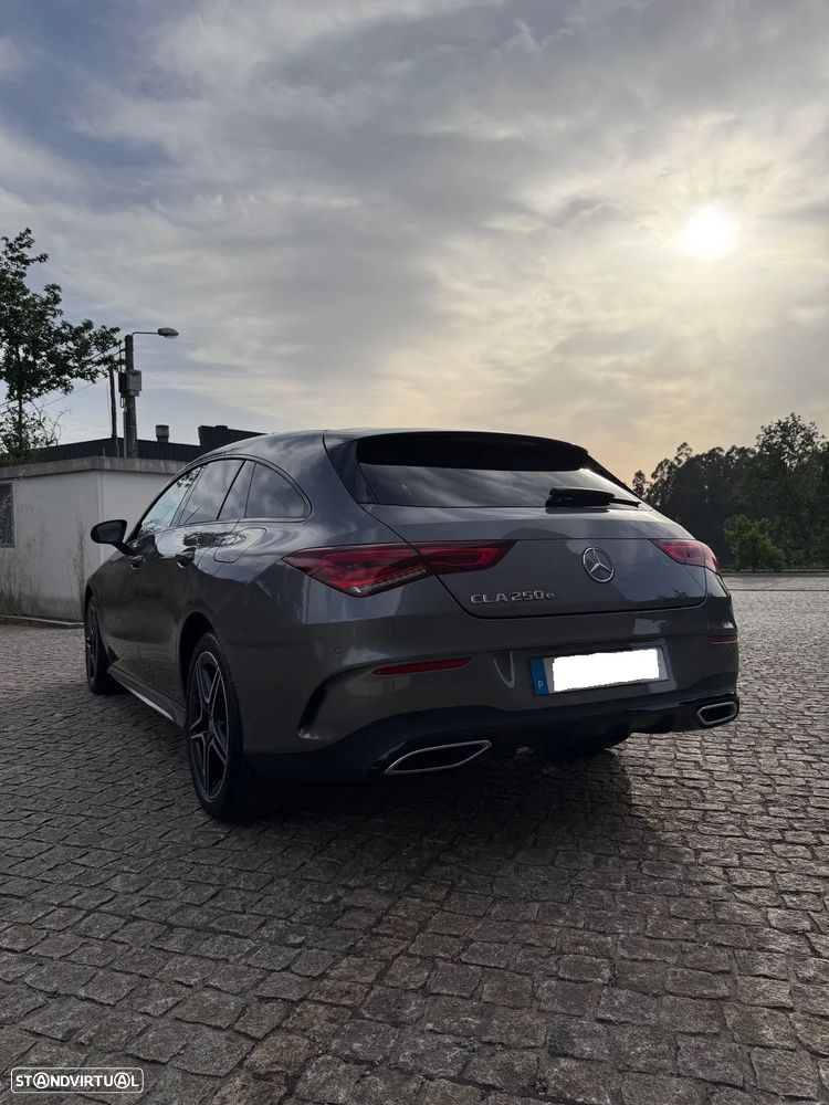 Mercedes-Benz CLA 250 e Shooting Brake AMG Line - 4