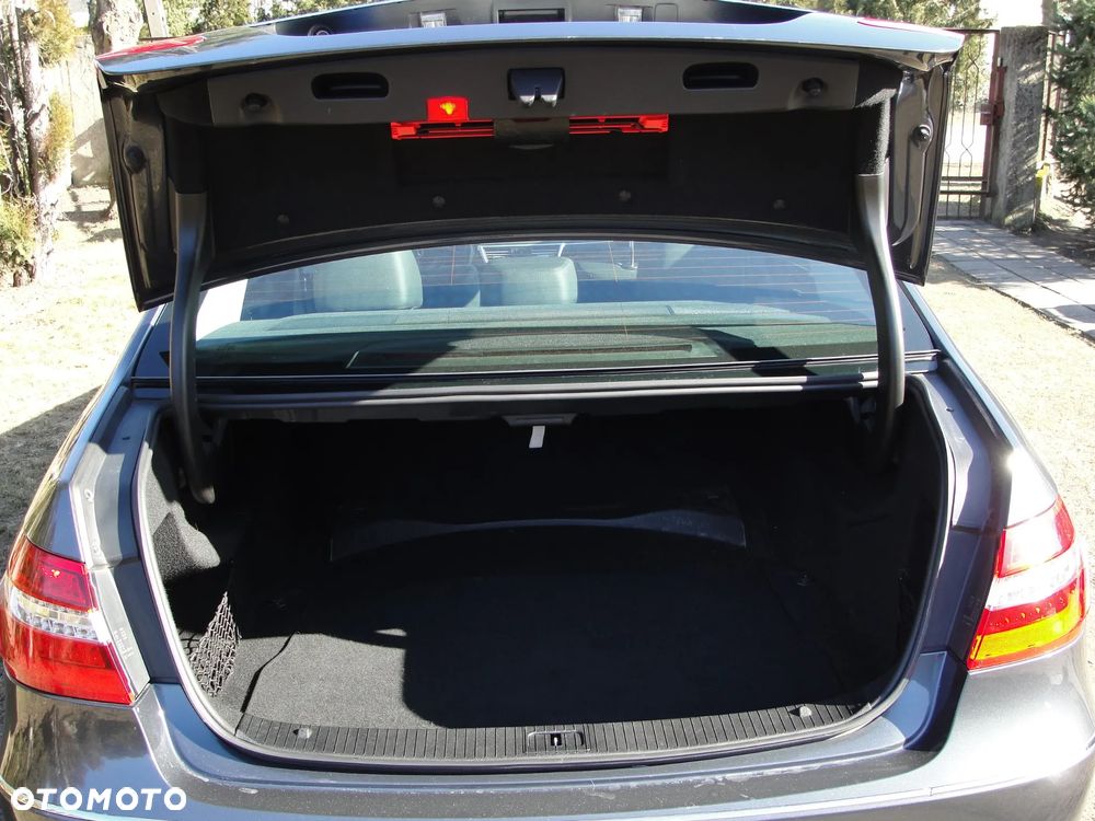 Mercedes-Benz Klasa E 220 CDI BlueEff Avantgarde - 16