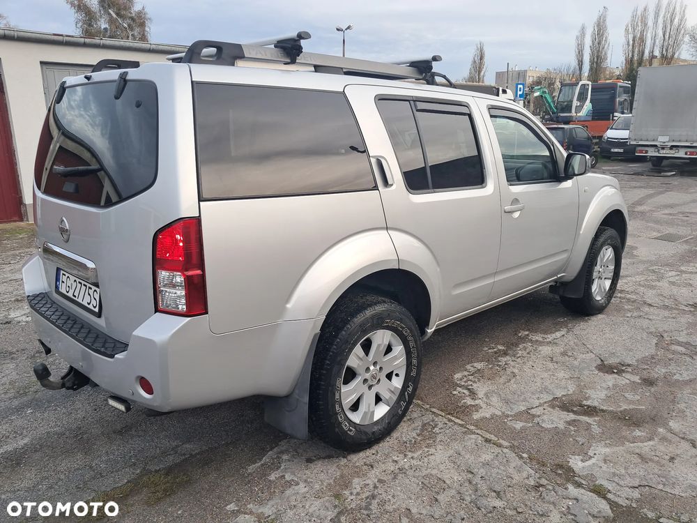 Nissan Pathfinder 2.5 DCi Comfort / XE - 12