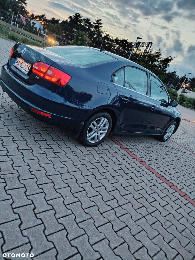Volkswagen Jetta - 5