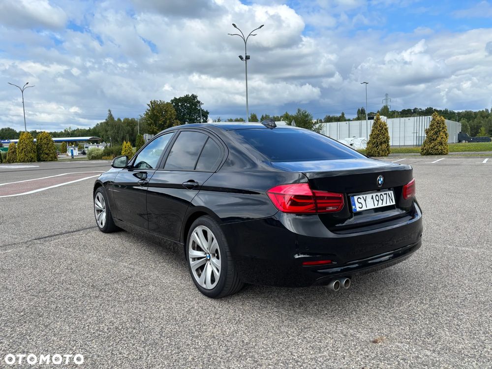 BMW Seria 3 320i - 4