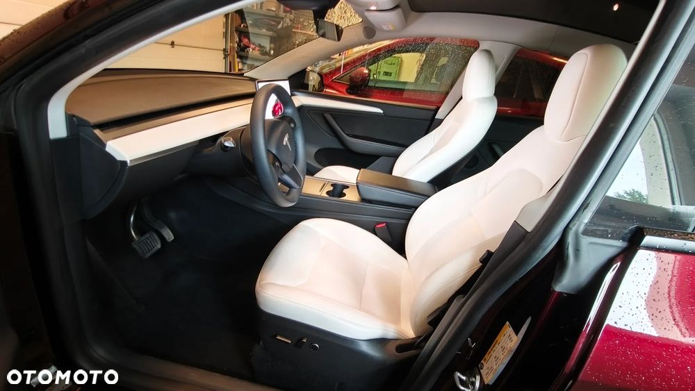 Tesla Model Y Long Range AWD - 21