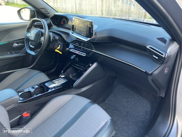 Peugeot 2008 BlueHDi 130 EAT8 Allure - 34