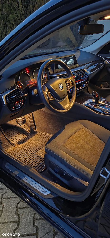 BMW Seria 5 518d - 13