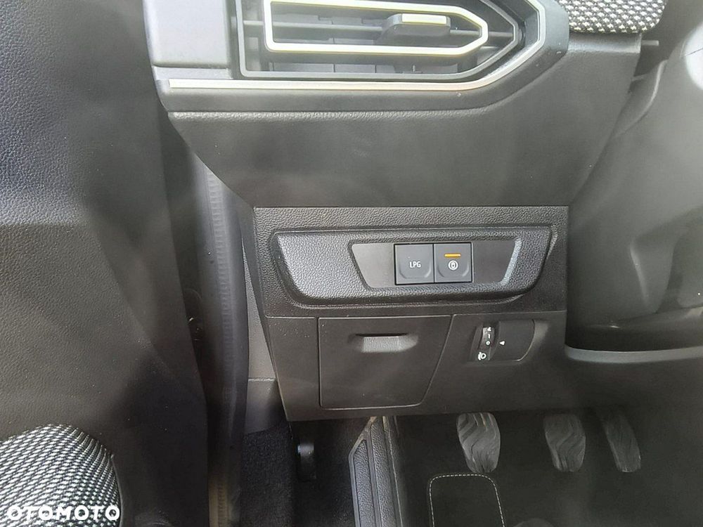 Dacia Sandero - 10