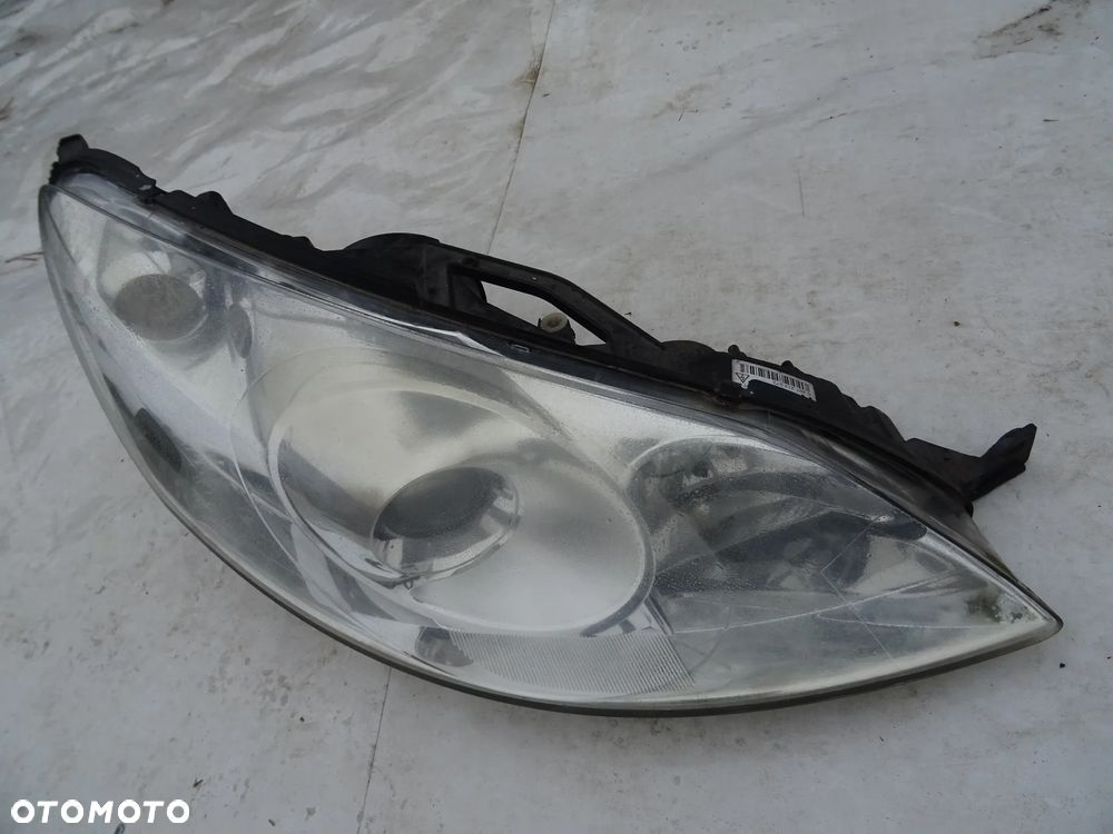 Peugeot 407 lampa prawy przód prawa przednia przedni reflektor xenon - 3