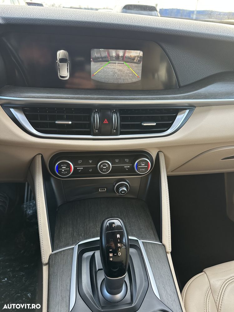 Alfa Romeo Stelvio 2.2 16V AT8 Q4 Super - 12