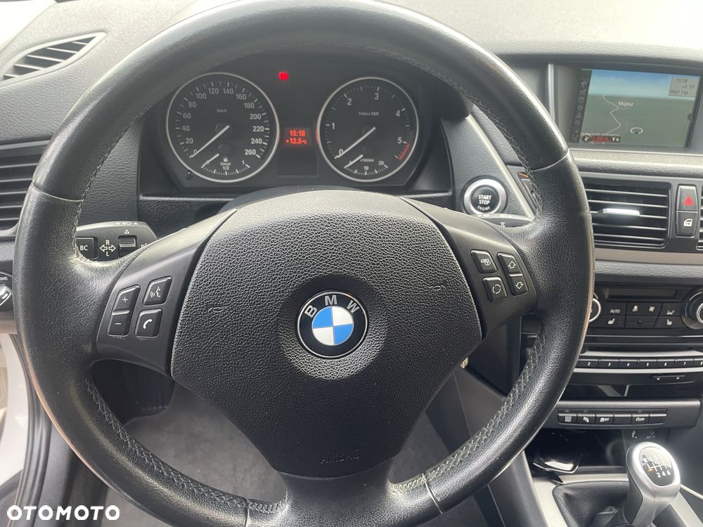 BMW X1 sDrive18d xLine - 11
