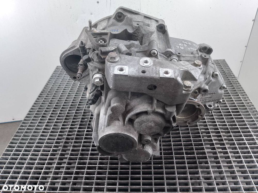SKRZYNIA BIEGÓW MANUALNA VW PASSAT B6 HDV 2.0 TDI - 3