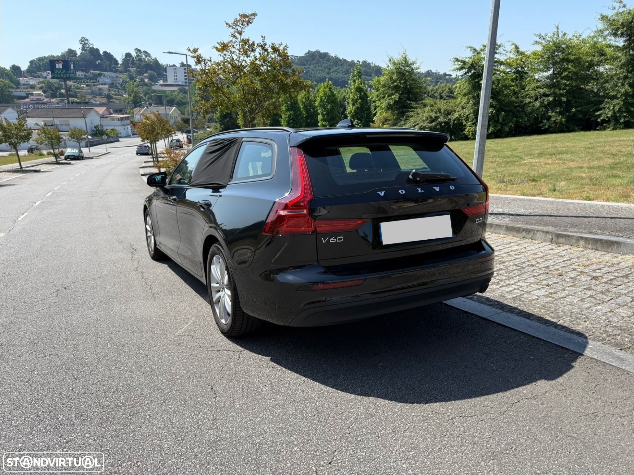 Volvo V60 2.0 D3 Momentum Geartronic - 1