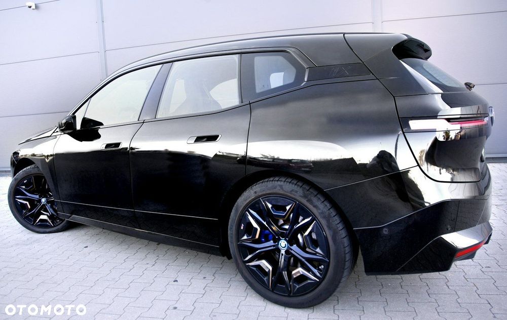 BMW iX xDrive40 76.6kWh Signature - 34