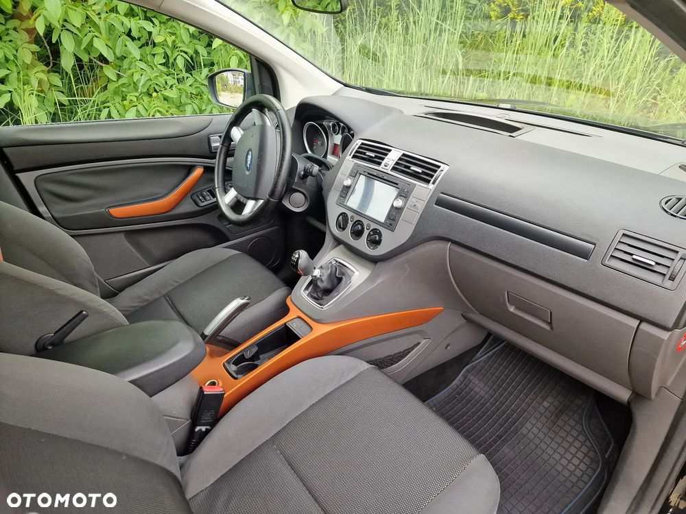 Ford Kuga 2.0 TDCi 4x4 Titanium - 26