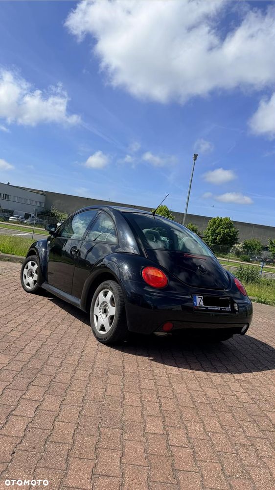 Volkswagen New Beetle - 7