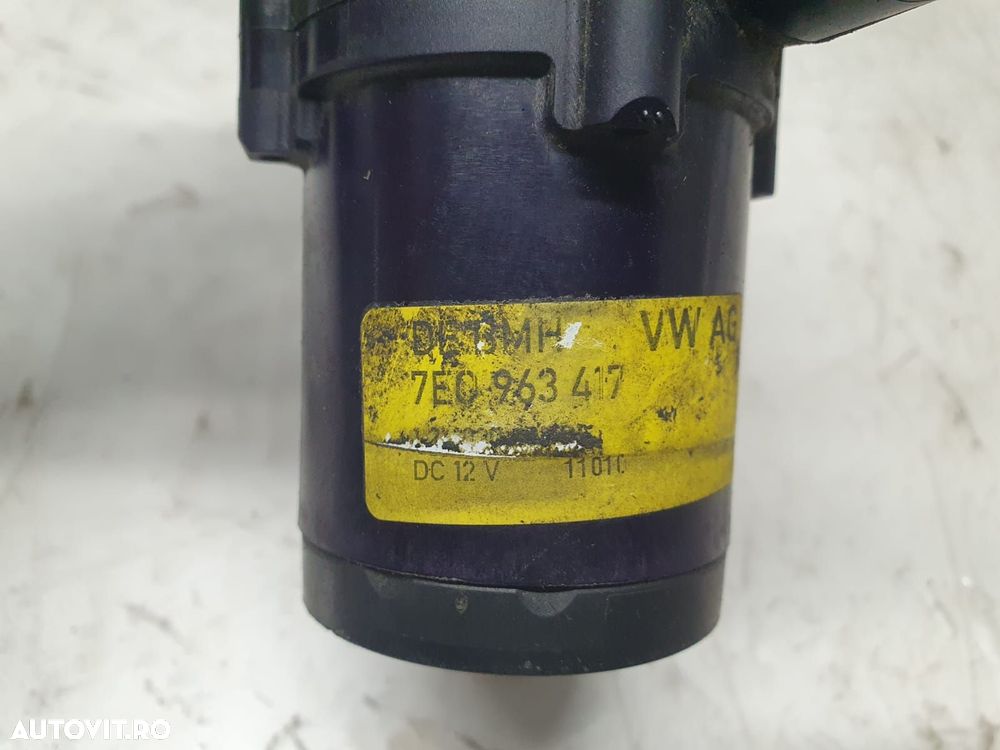 Pompa apa auxiliara 7e0963417 Volkswagen VW Transporter T5 [facelift] - 3