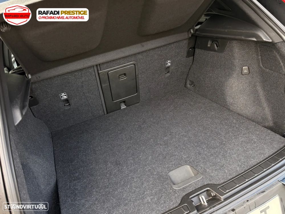 Volvo XC 40 1.5 T3 Momentum Geartronic - 29