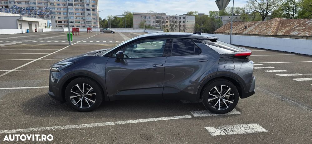 Toyota C-HR 1.8 Hybrid Team Deutschland - 12