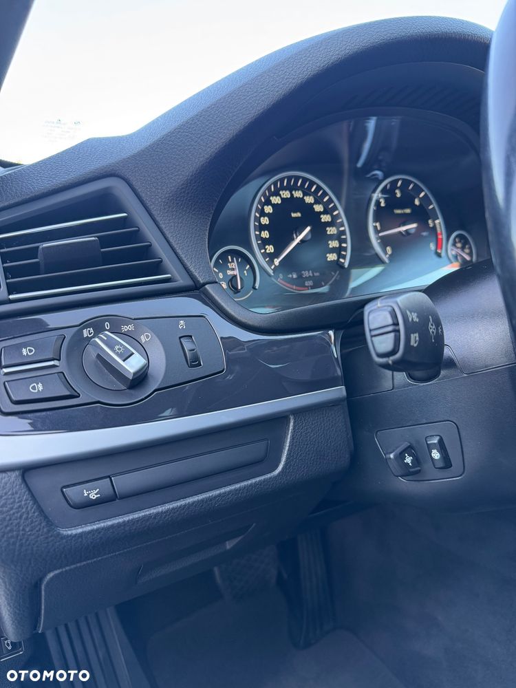 BMW Seria 5 530d xDrive - 11
