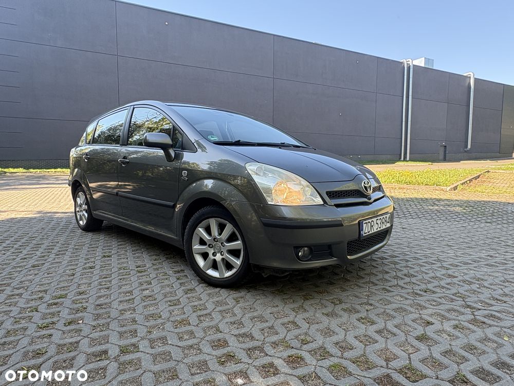 Toyota Corolla Verso - 4