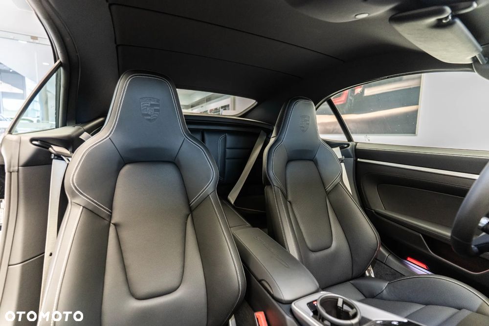 Porsche 911 Carrera S - 16
