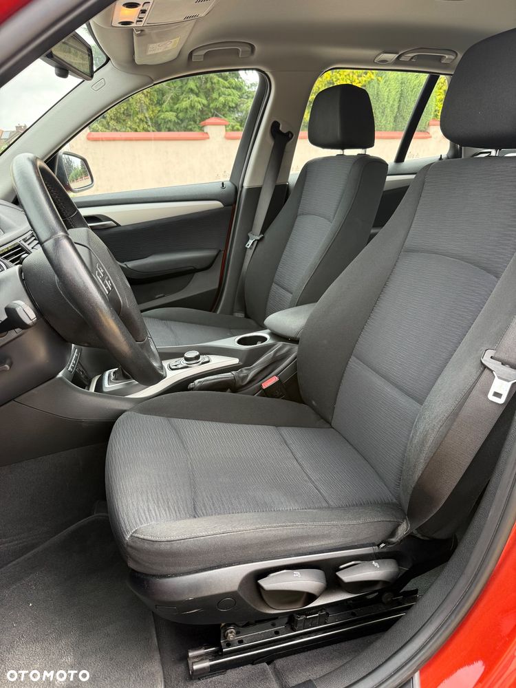 BMW X1 sDrive18d - 11