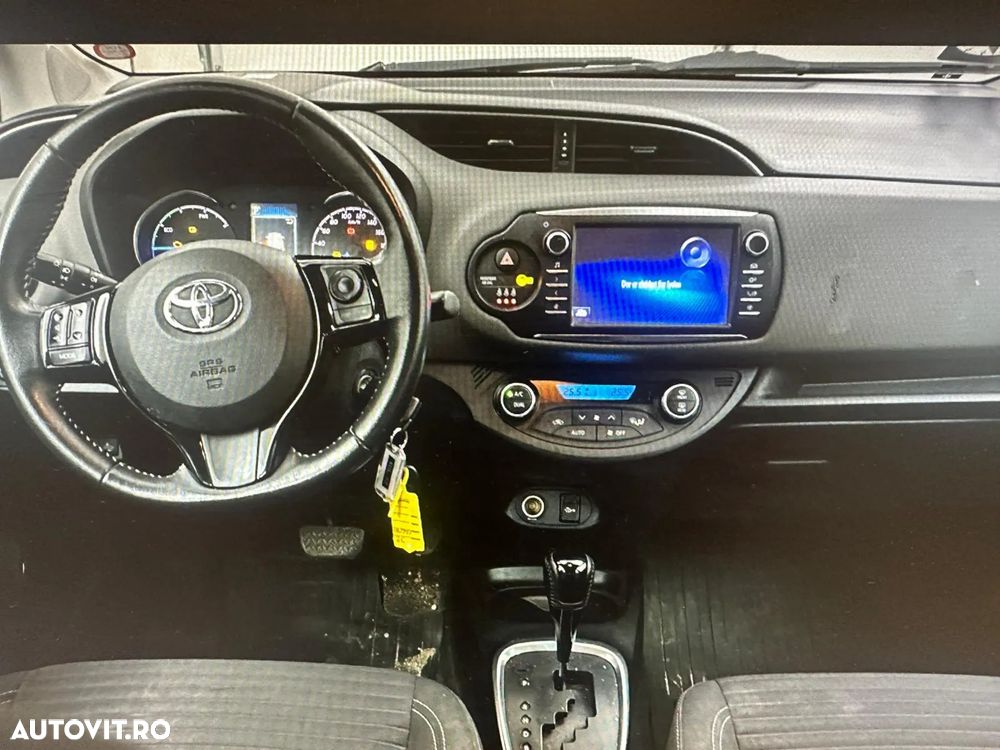 Toyota Yaris 1.5 VVT-i HSD Active - 4