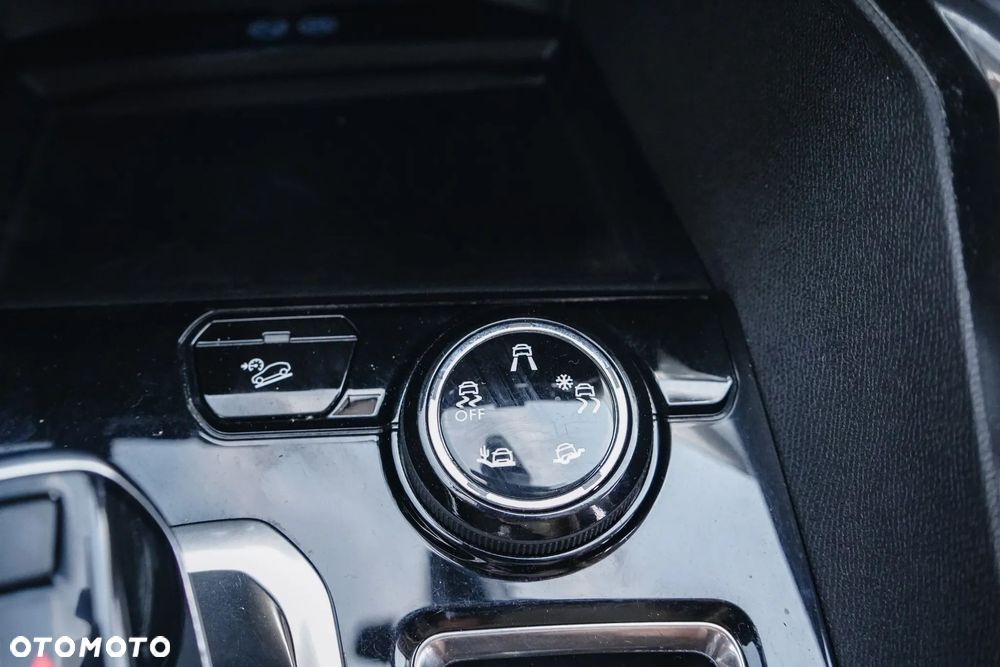 Peugeot 3008 PureTech 130 Stop & Start GPF EAT8 Allure - 28